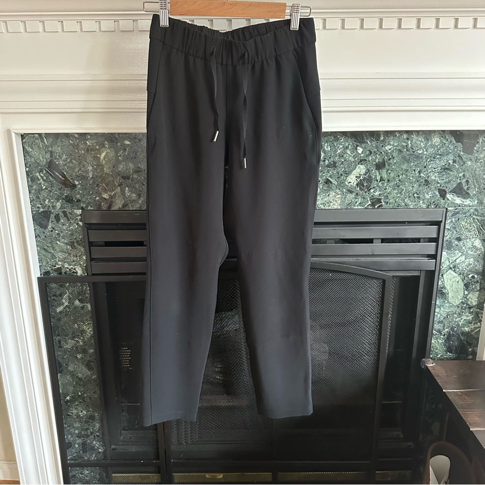 Lululemon On The Fly Pant *Woven 27" Black size 4